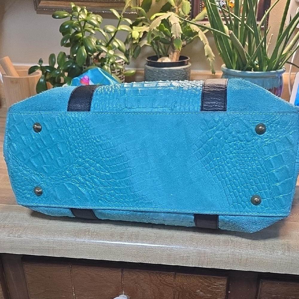 Turquoise Itailan Croc Embossed Suede Handbag with Scarf Accent - Picture 5 of 13